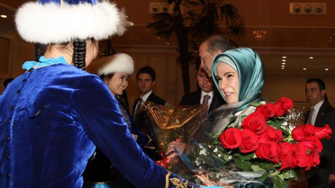 Başbakan Erdoğan Kazakistan'da Temeslarını Sürdürüyor