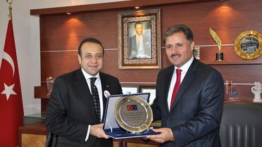 AB Bakanı Egemen Bağış Malatya Belediyesi'ni Ziyaret Etti