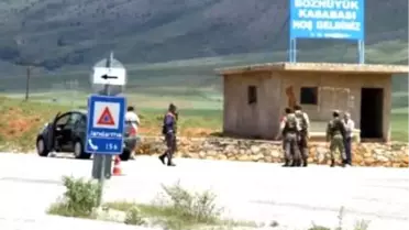 Canlı Bomba Jandarma Aracına Çarpmış!