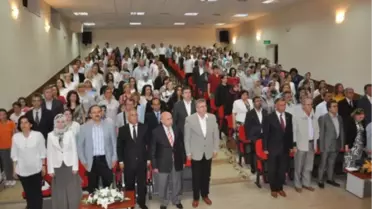 Cem Kara Kursiyerlere Belgelerini Verdi