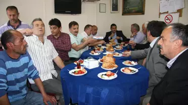 AK Parti'den Dolmuşçu Esnafına Kahvaltı