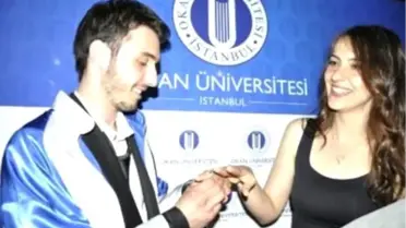 Mezuniyet Töreninde Evlilik Teklifi Sürprizi