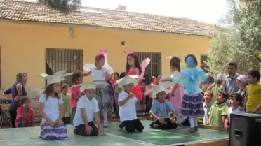 Salihli'de Öğrencilerden Okuma Bayramı