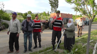 Jandarma Çalınan İnekleri Buldu, Aile Sevinç Gözyaşı Döktü