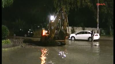 İzmir Ekg Sağanak Yağmur İzmir'i Olumsuz Etkiledi