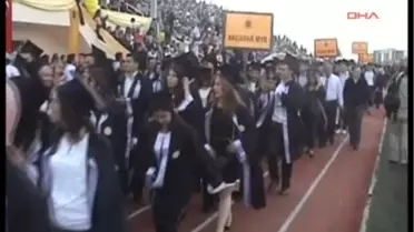 İnönü Üniversitesi'nde Mezuniyet Coşkusu