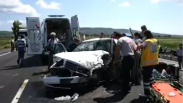 İzmir'e Getirildi 'Tur Otobüsü ile Otomobil Çarpıştı: 36 Yaralı' Haberine Ek