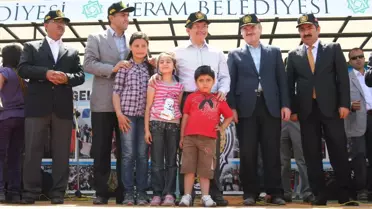 Bakan Davutoğlu, Polis Pilavında