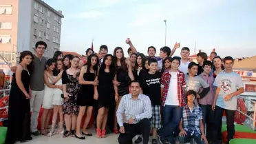 Mavi Sahnede Veda Partisi