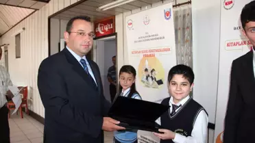 Okuma Şampiyonu Öğrencilere Bilgisayar Hediyesi