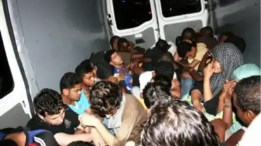 Yunanistan İş Makinaları Sıfır Noktasında 'Engel' Kazıyor