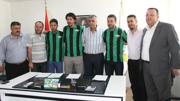 Akhisar Belediyespor İç Transferde 3 Oyuncu ile Anlaştı