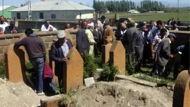 Almanya'da Eşinin Katlettiği Sema Subay, Ağrı'da Toprağa Verildi