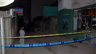 Ahşap Bina Depremden 2 Saat Sonra Çöktü