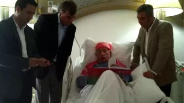 İzmir'de CHP'nin Yeni İl Başkanı Engin'den Selçuk Yaşar'a Hastanede Ziyaret