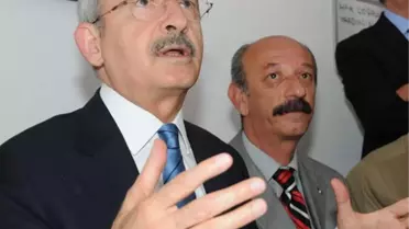 Kılıçdaroğlu, Mhp, Sp ve Has Parti Temsilcilerinin Üyesi Olduğu Dernek Tarafından Çiçekle Karşılandı