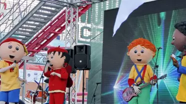 Caillou, Tarkan'ı Salladı