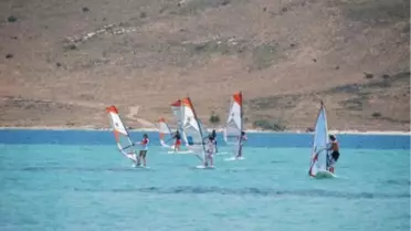 Alev'li Sörfçüler Alaçatı'nın Rüzgarında!