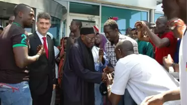 Senegalli Şeyh İlahilerle Karşılandı