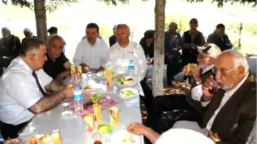 Vali Yardımcısı Ateş, Huzurevi Sakinlerinin Babalar Gününü Kutladı