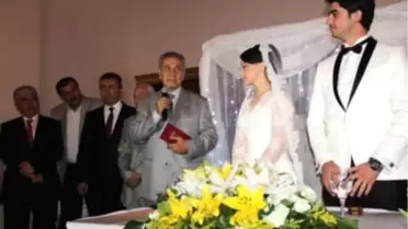 Başbakan Yardımcısı Arınç, Nikah Şahidi Oldu