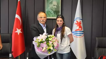 Miras Halk Dansları Topluluğu'ndan Rektör Akan'a Ziyaret