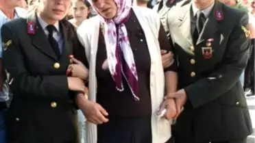 Şehit Gözyaşlarıyla Karşılandı