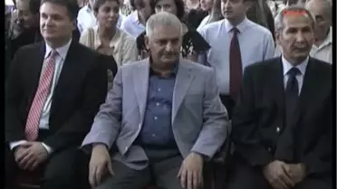 Bilenler Bilmeyenlere Bilgisayar Öğretiyor