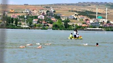1. Mogan Açık Su Yüzme Maratonu Gerçekleştirildi