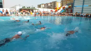 Kuyumcular Hem Yarıştı, Hem Serinledi