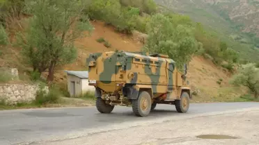 Sınıra Askeri Sevkiyat