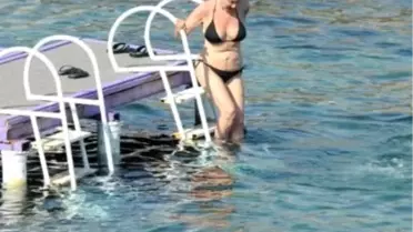 68'lik Sultan Gençlere Taş Çıkarıyor