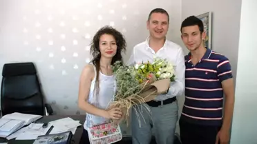 Lise Mezunlarından Sponsorlara Çiçekli Teşekkür