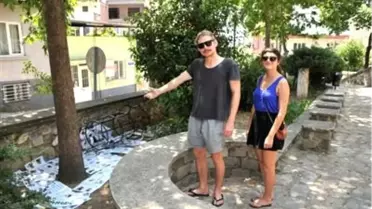 Kültürel Ayıba Turist İsyanı