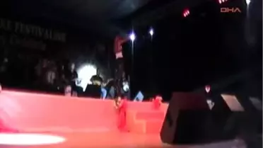Yıldız Tilbe Keşke Benimkiler de Bu Kadar Büyük Olsaydı