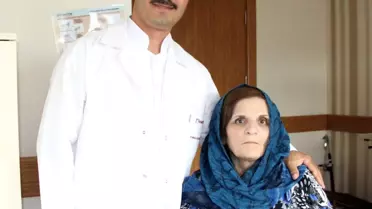 Sedye ile Geldi, Yürüyerek Çıkacak