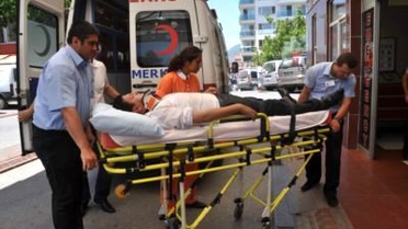 Sakarya'da Yolcu Otobüsü Tır'a Çarptı: 13 Yaralı