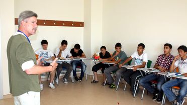 400 Genç Zirveli Oldu