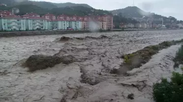 Sinop'ta Sel Köprüleri Yıktı