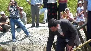 Bakan Yılmaz, Nasreddin Hoca ile Göle Maya Çaldı