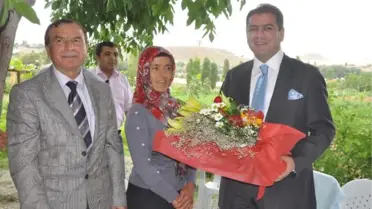 Girişimci Kadın Çiftçiler, Ürünleri Toplamaya Başladı
