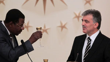 Gül, Benin Cumhurbaşkanı Yayi Onuruna Yemek Verdi