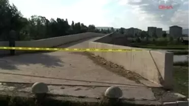 Sivas'ta Tırıvırıya El Bombası Takıldı