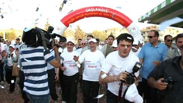 Bakan Akdağ 'Hareket Ediverin Gari' Yürüyüşüne Katıldı