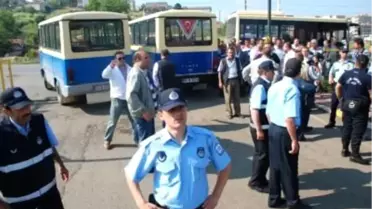Minibüs Esnafı, İbb'nin Otobüs İhalesini Protesto Etti