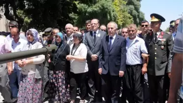 Şehit Cenazesinde Düğün Gerginliği