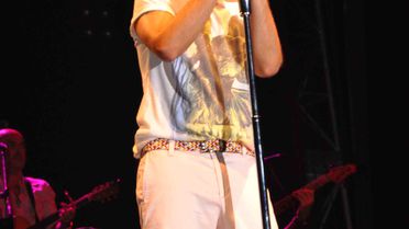 Kenan Doğulu'ndan Kuşadası'nda Müzik Ziyafeti