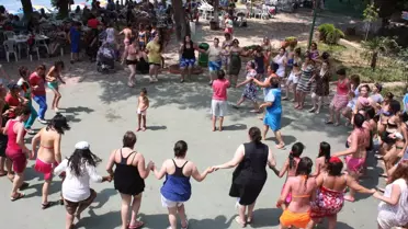 Kadınlar Kendi Gününde Döktürdü