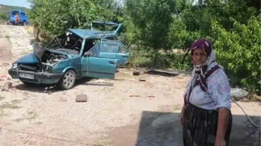 Kamyon Sıkıştırması Sonucu Evin Bahçesine Uçan Otomobildeki 1 Kişi Öldü, 6 Kişi Yaralandı