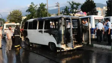 Polis Ceza Kesince Minibüsünü Yaktı